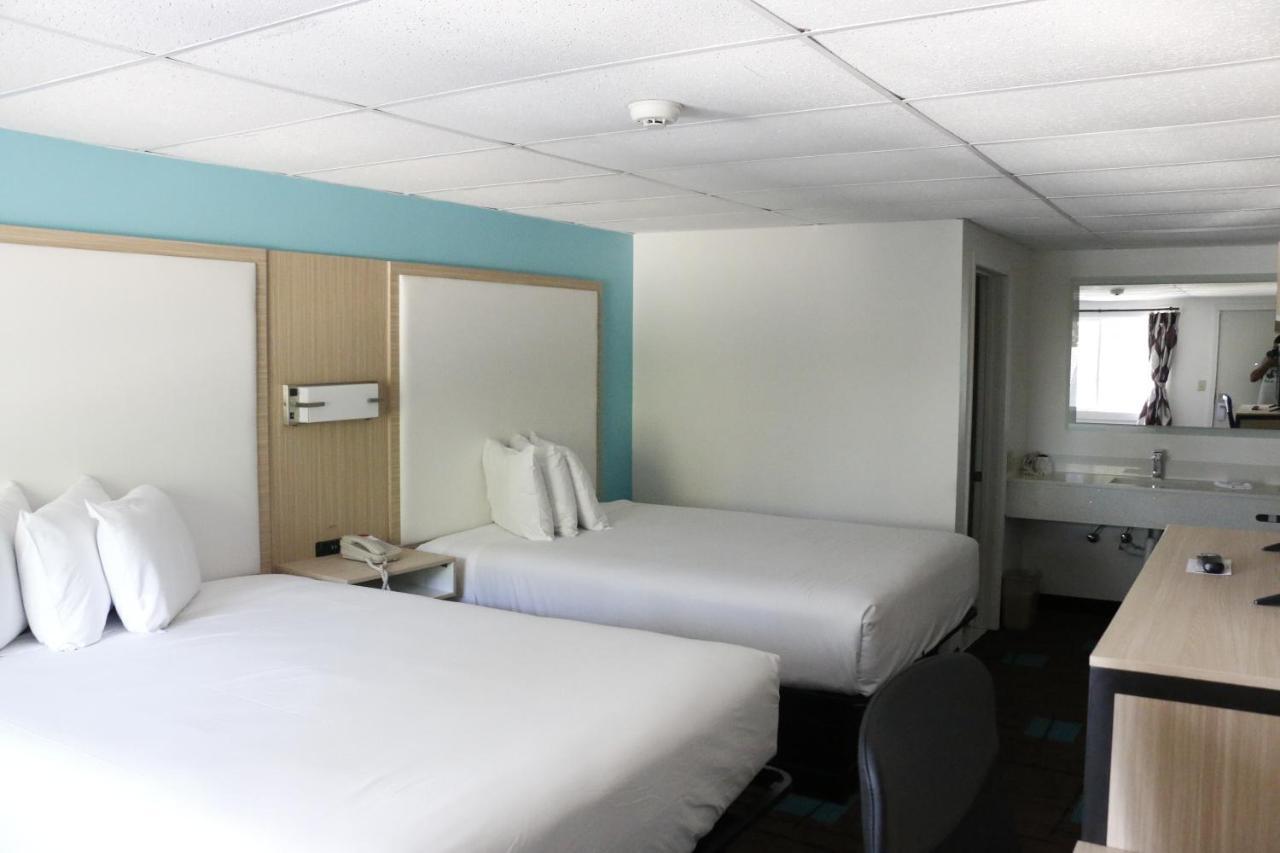Howard Johnson By Wyndham West Yarmouth Cape Cod Екстер'єр фото