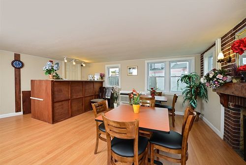 Howard Johnson By Wyndham West Yarmouth Cape Cod Екстер'єр фото