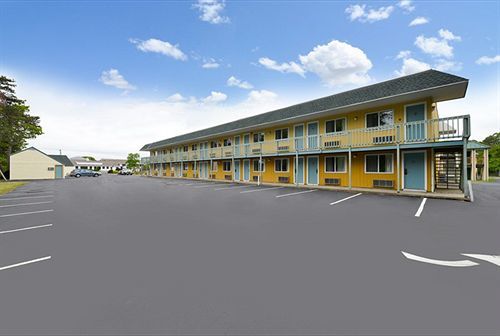 Howard Johnson By Wyndham West Yarmouth Cape Cod Екстер'єр фото